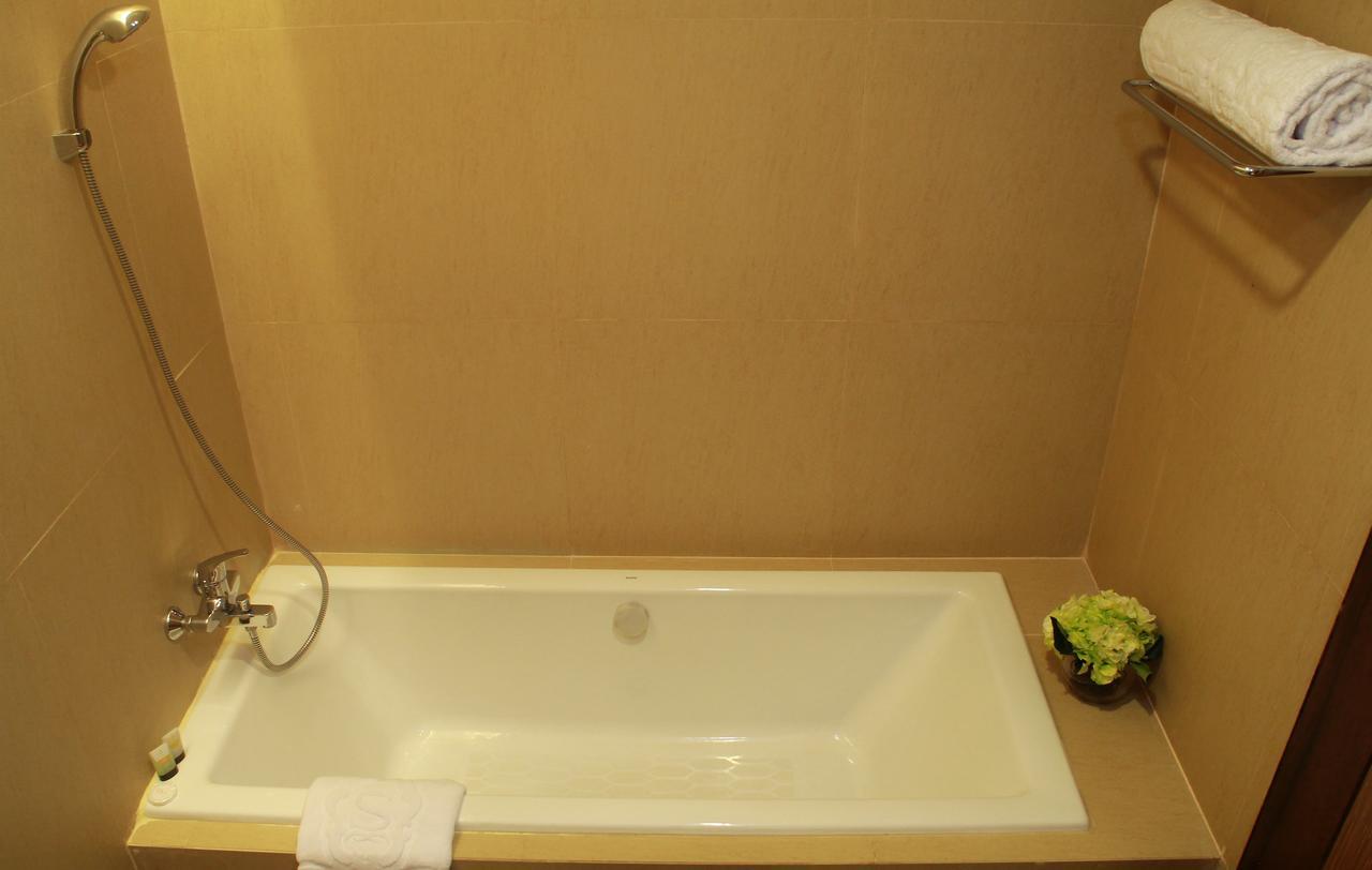 Sutanraja Hotel Kotamobagu Ngoại thất bức ảnh