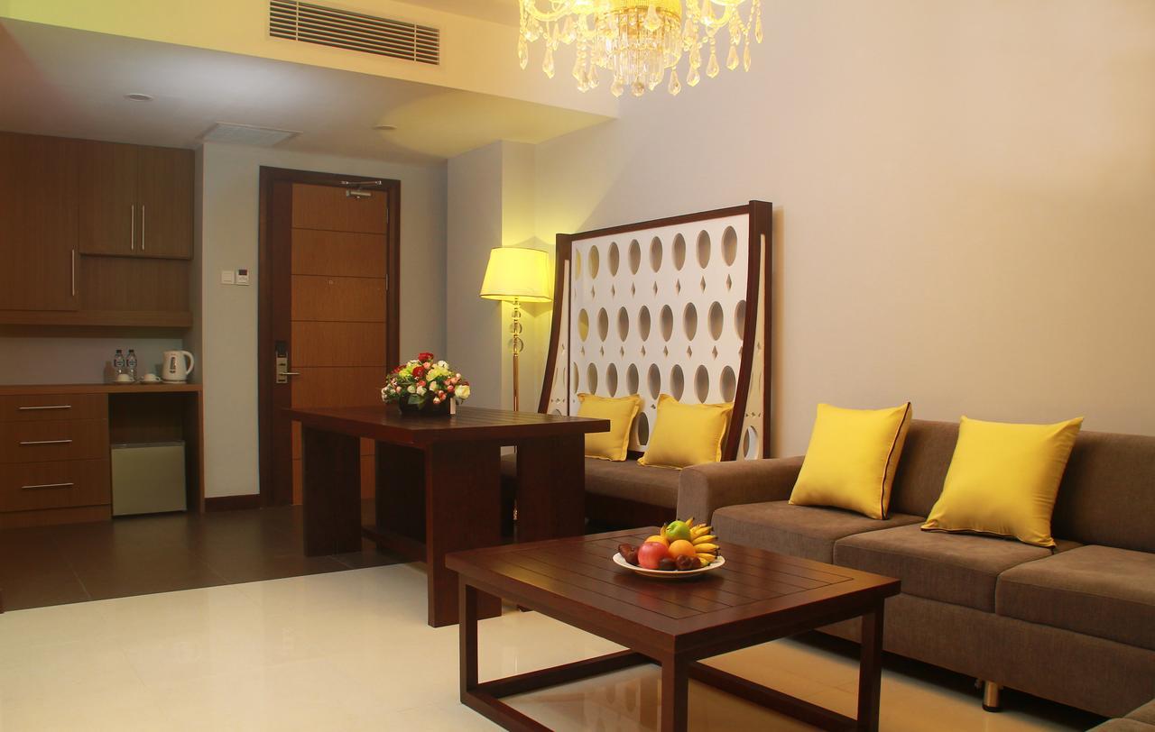 Sutanraja Hotel Kotamobagu Ngoại thất bức ảnh