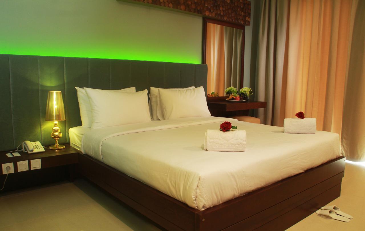 Sutanraja Hotel Kotamobagu Ngoại thất bức ảnh
